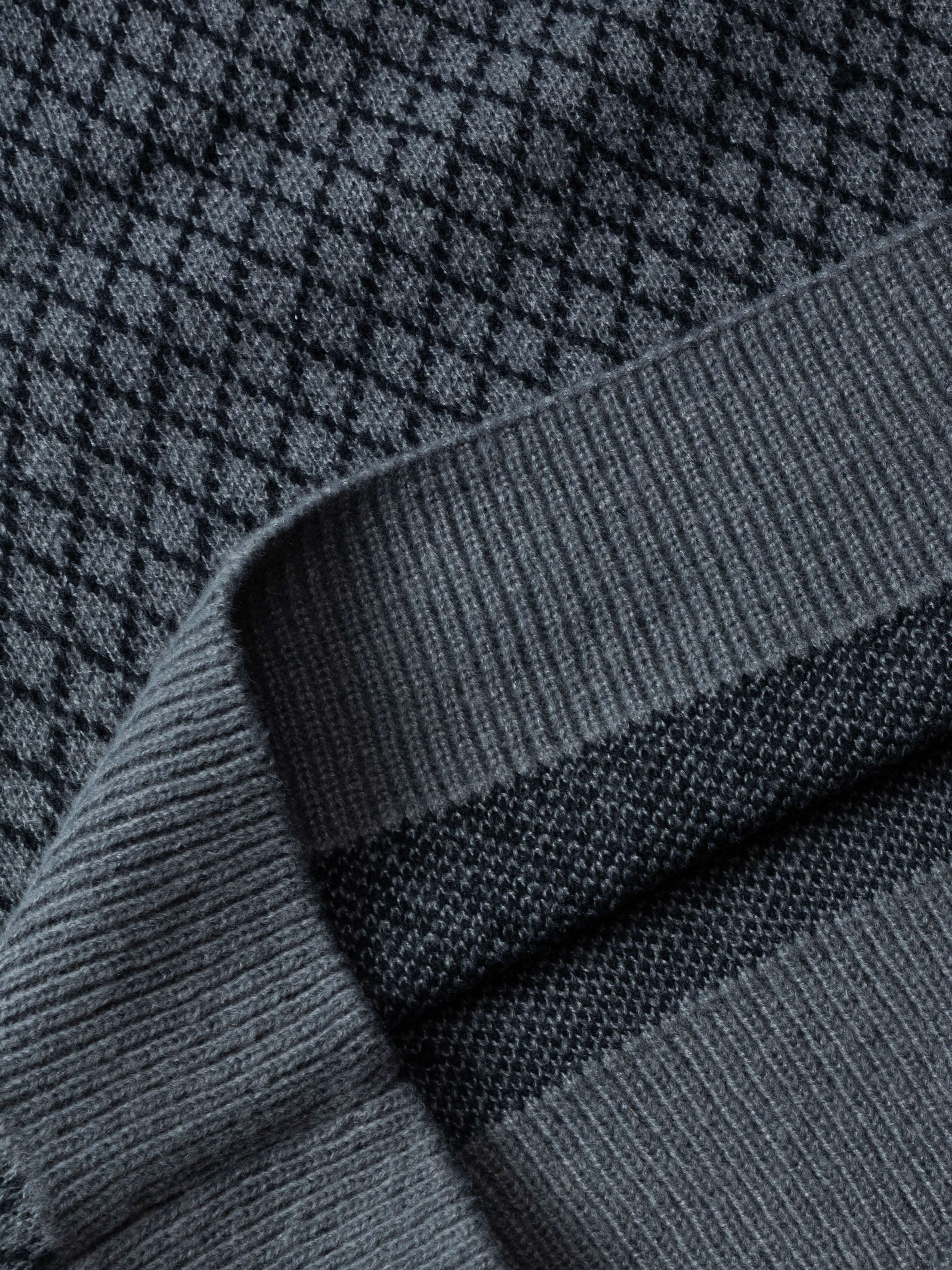 Maglione lavorato a maglia con motivo a rombi