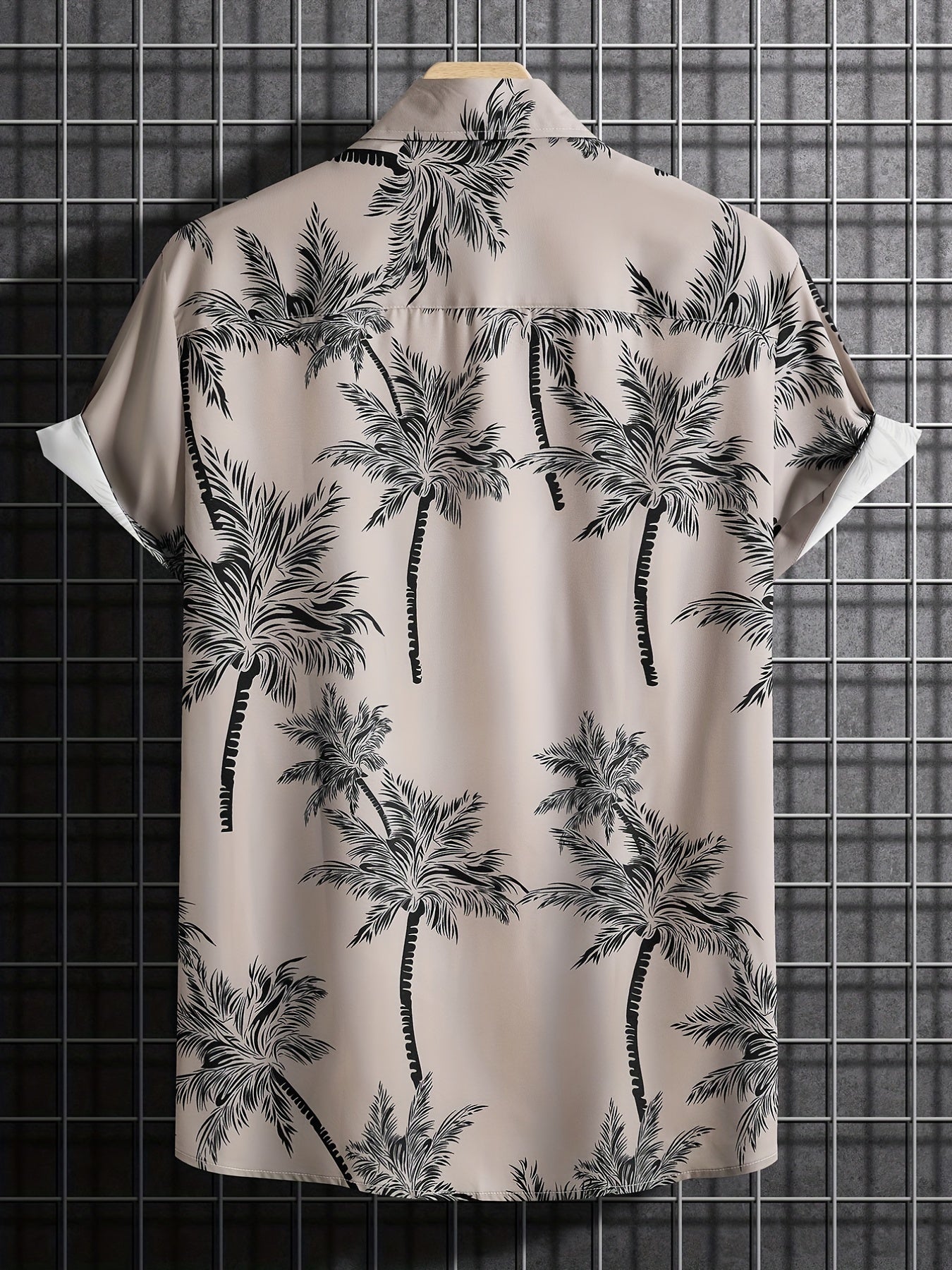 Camicia casual con maniche corte e motivo palme per le vacanze estive