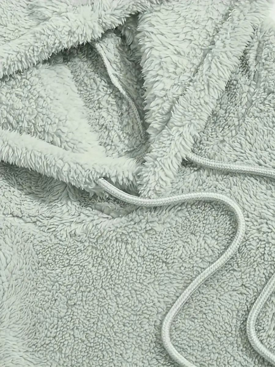 soffice felpa con cappuccio e pantaloncini