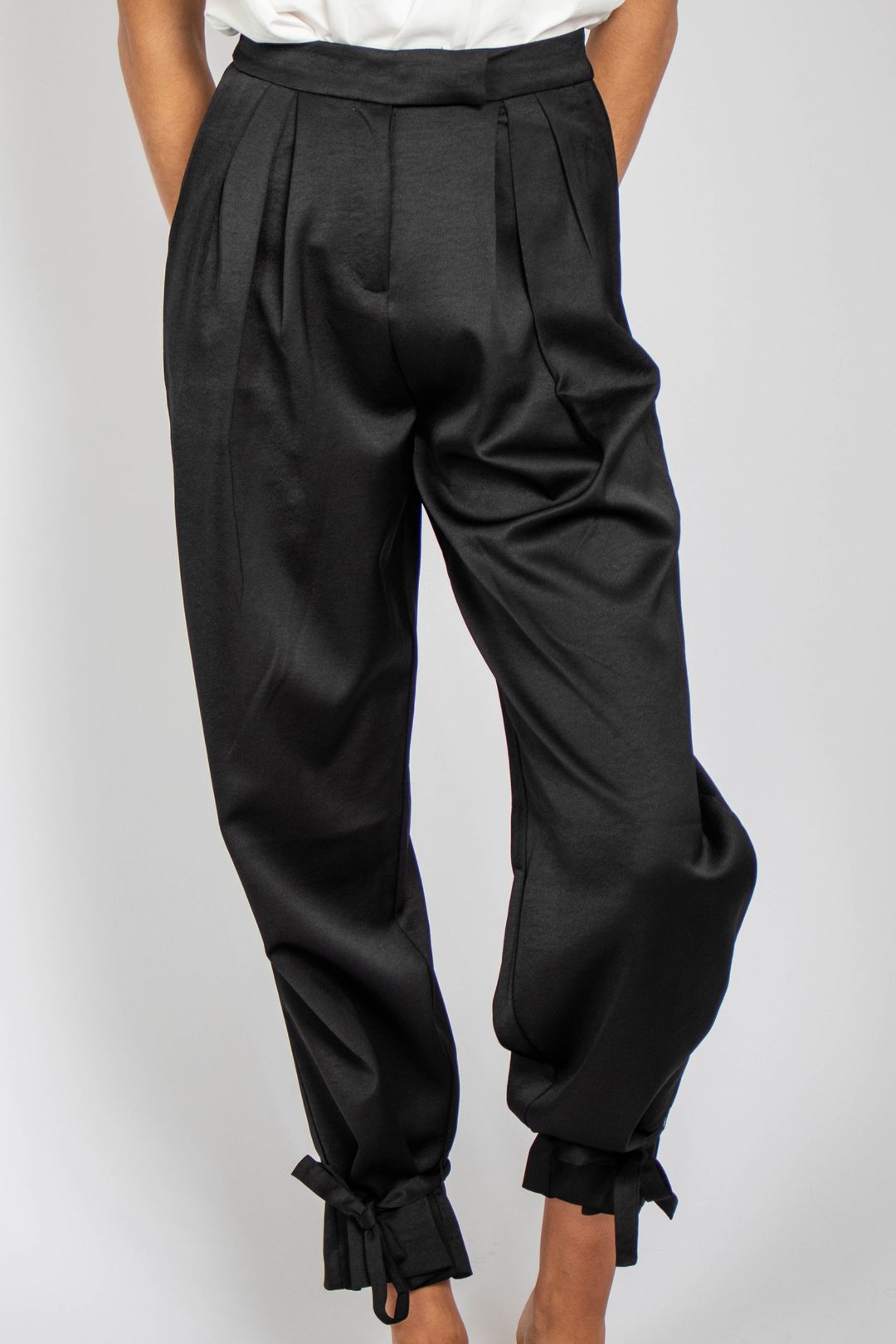 Pantaloni casual a gamba larga con nastro