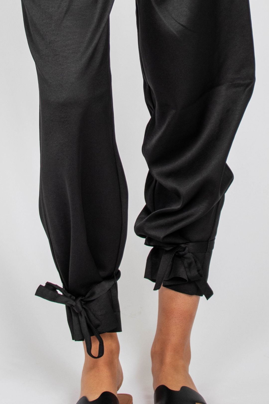 Pantaloni casual a gamba larga con nastro