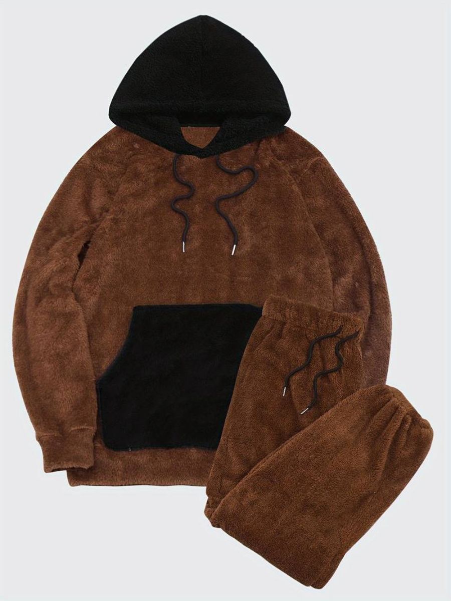 soffice felpa con cappuccio e pantaloni della tuta