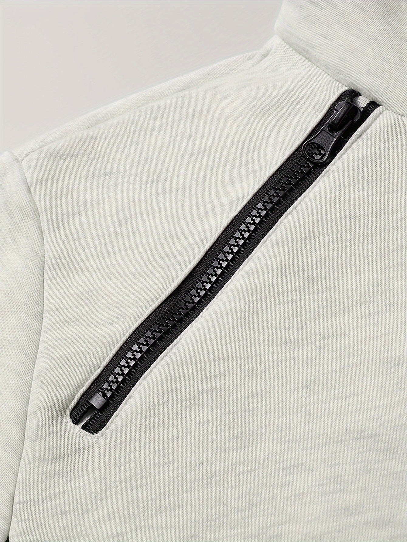 Felpa con cappuccio con collo alto