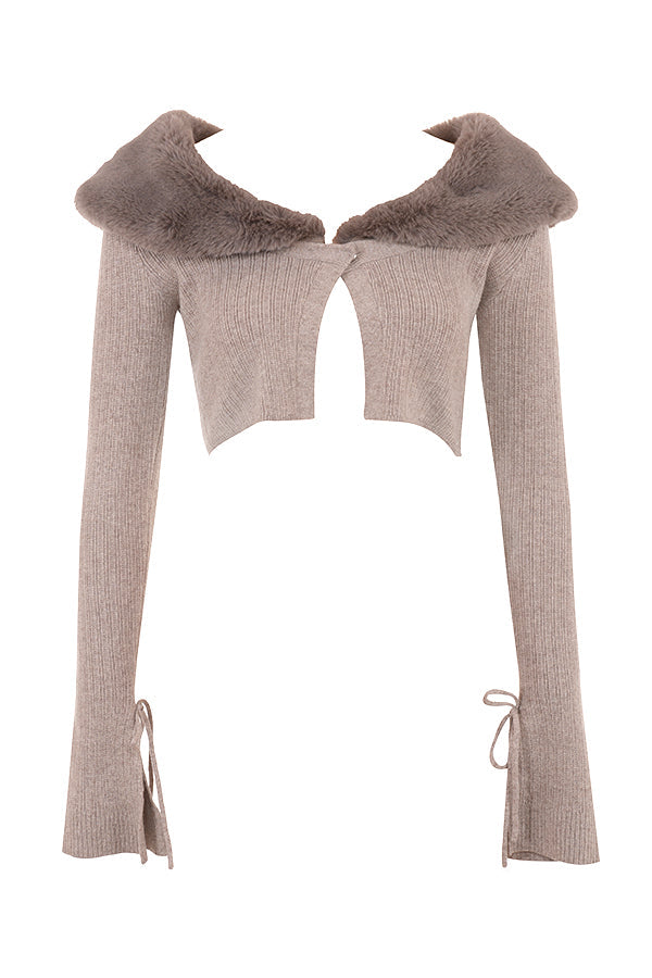 Cardigan beige in cashmere con gonna midi in maglia color cammello