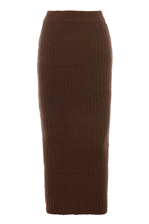 Top in morbida maglia bouclé color cioccolato con maxi gonna in cotone