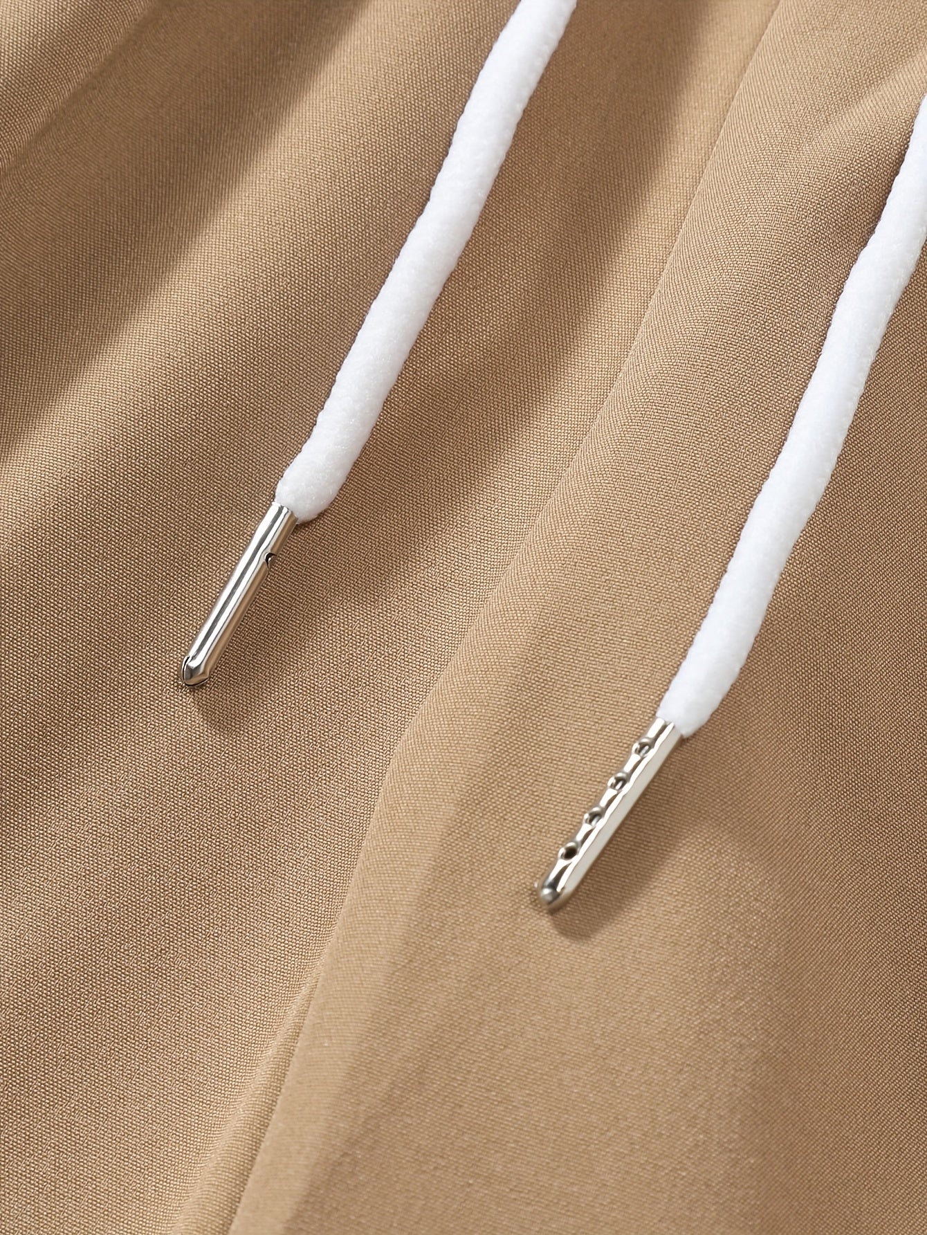 Set camicia e pantaloncini con stampa di foglie