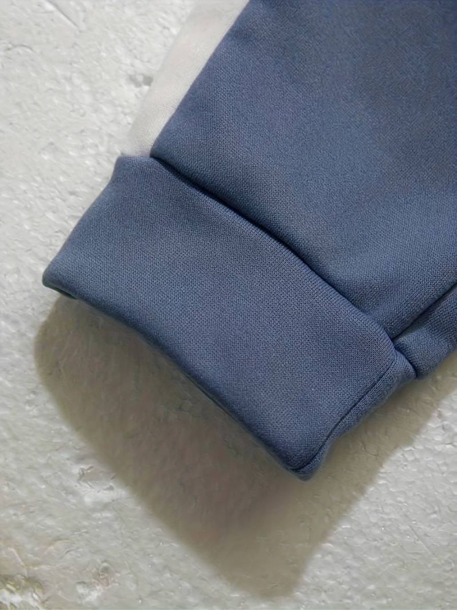 felpa con cappuccio e pantaloni da jogging con coulisse