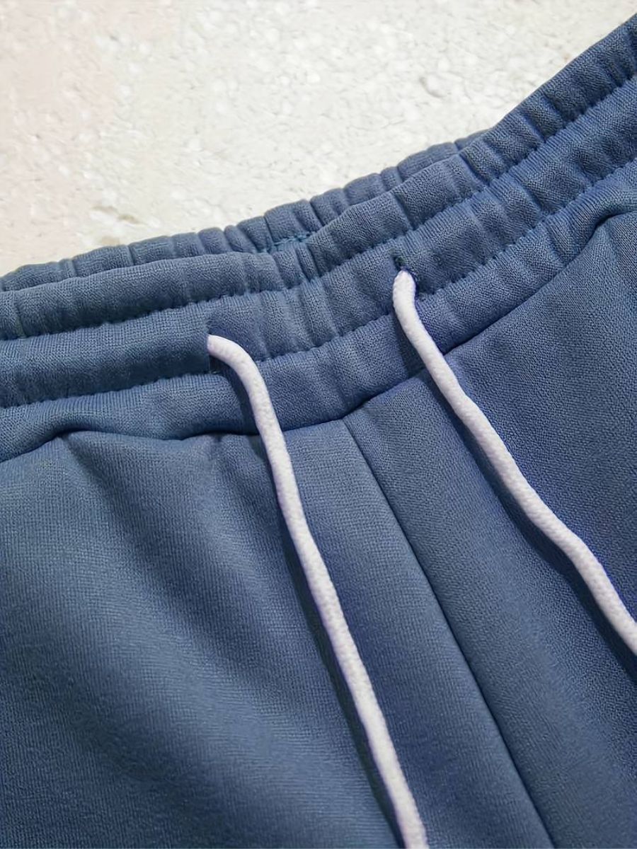 felpa con cappuccio e pantaloni da jogging con coulisse