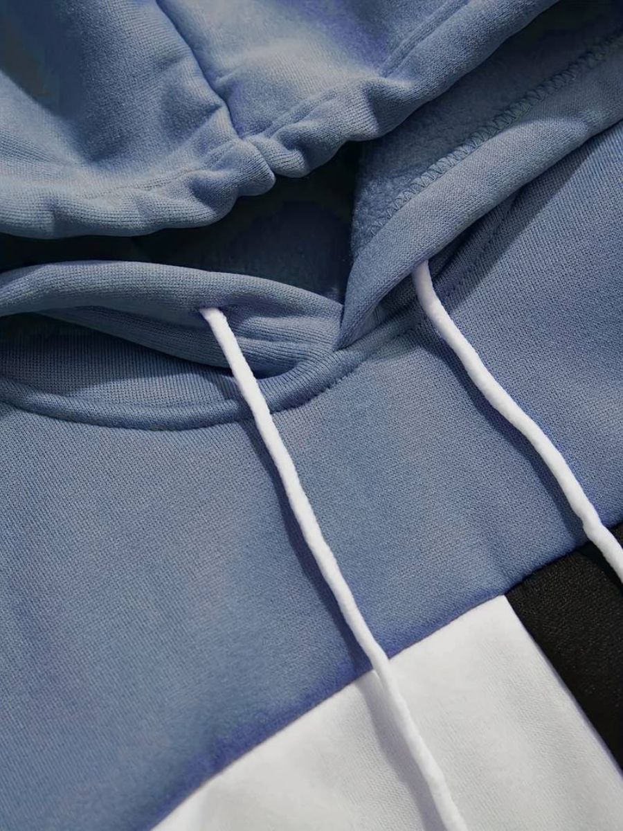 felpa con cappuccio e pantaloni da jogging con coulisse