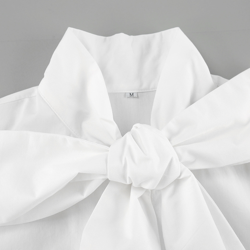 Camicia bianca con fiocco