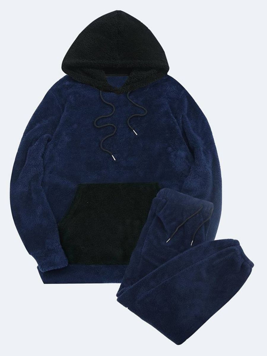 soffice felpa con cappuccio e pantaloni della tuta