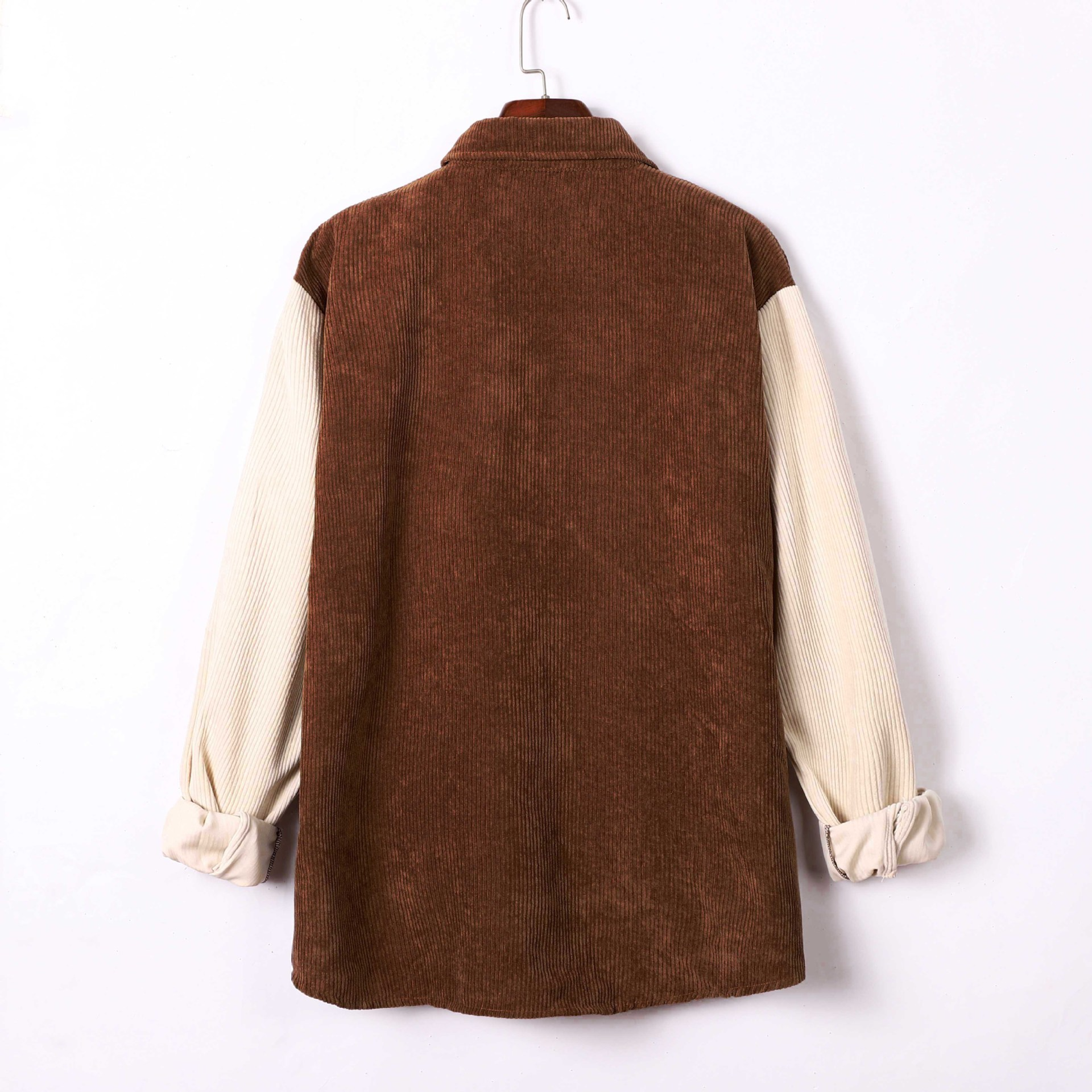 Camicia in velluto a coste con maniche lunghe