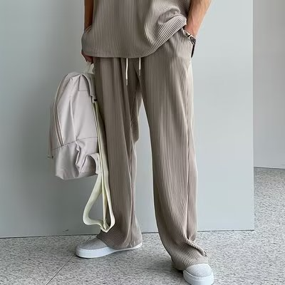 T-shirt e pantaloni senza maniche a righe