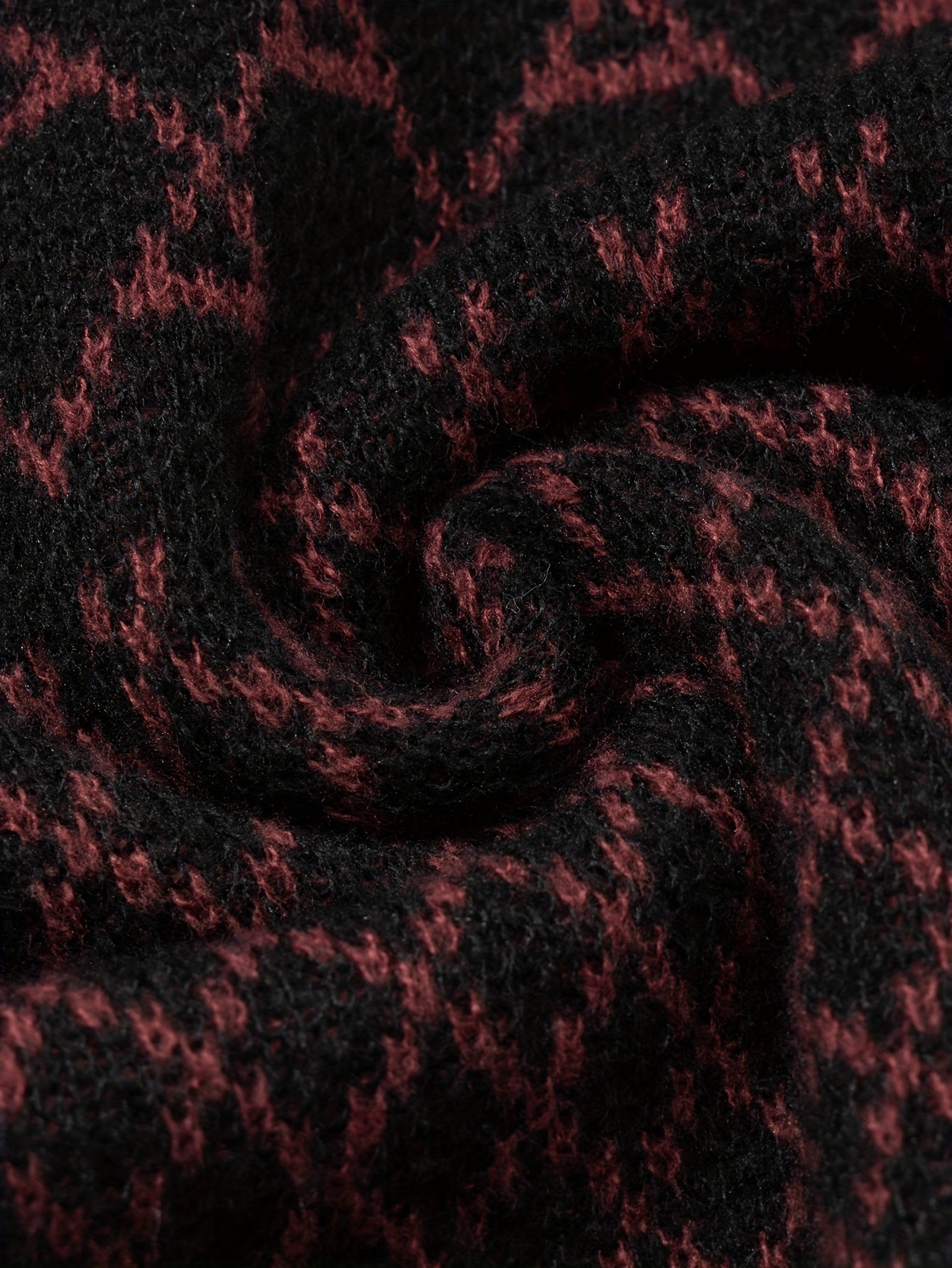 Maglione lavorato a maglia con motivo a rombi