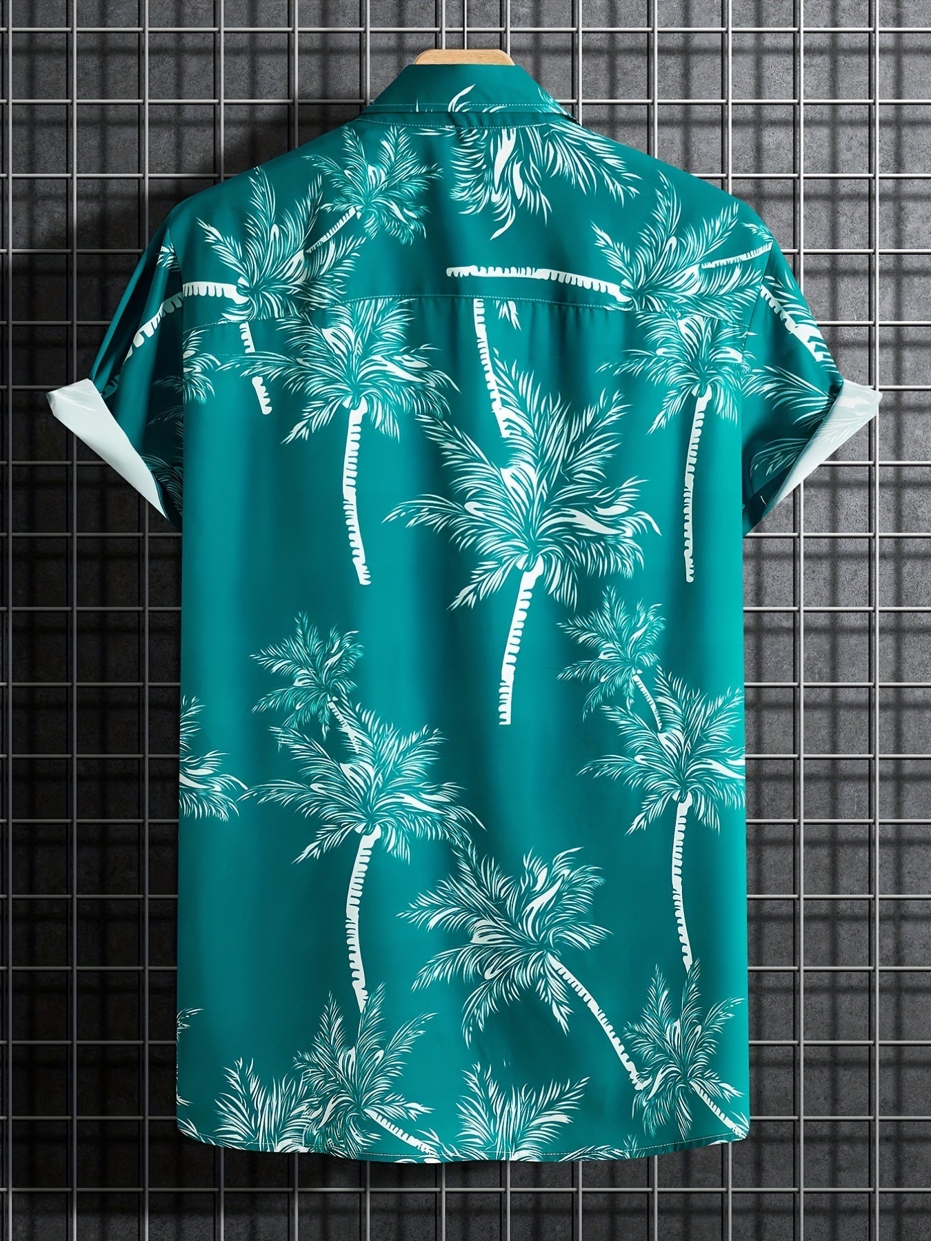 Camicia casual con maniche corte e motivo palme per le vacanze estive