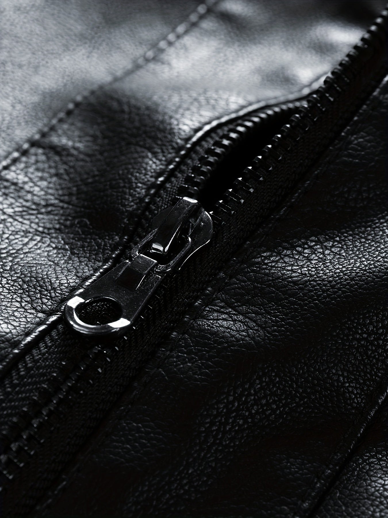 Giacca vintage in ecopelle per la primavera