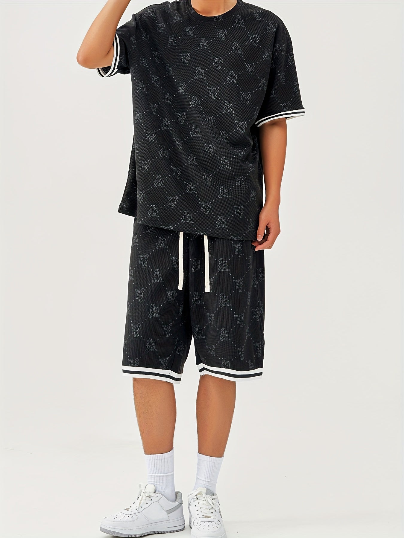 T-shirt e pantaloncini con stampa motivo lettere