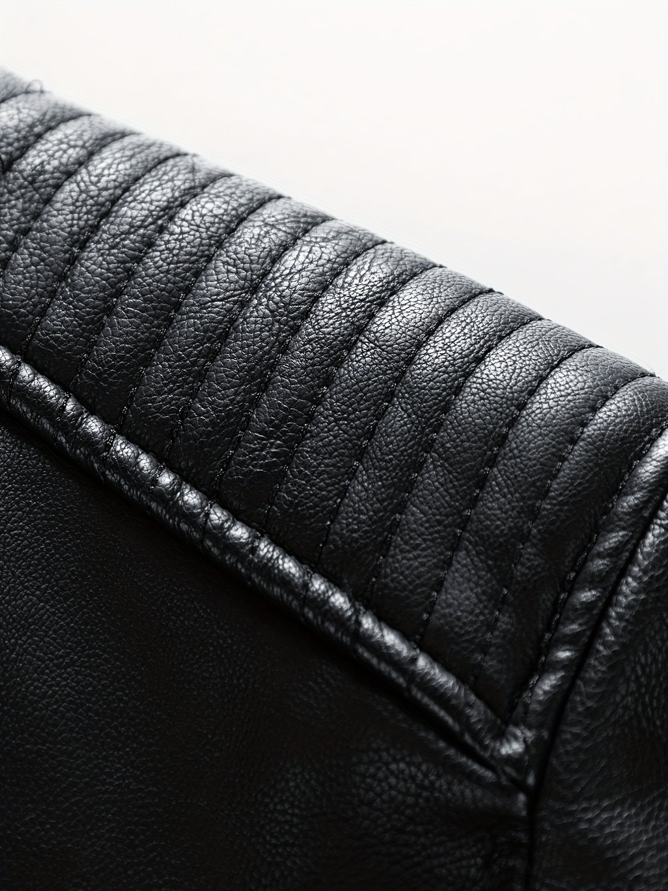 Giacca vintage in ecopelle per la primavera