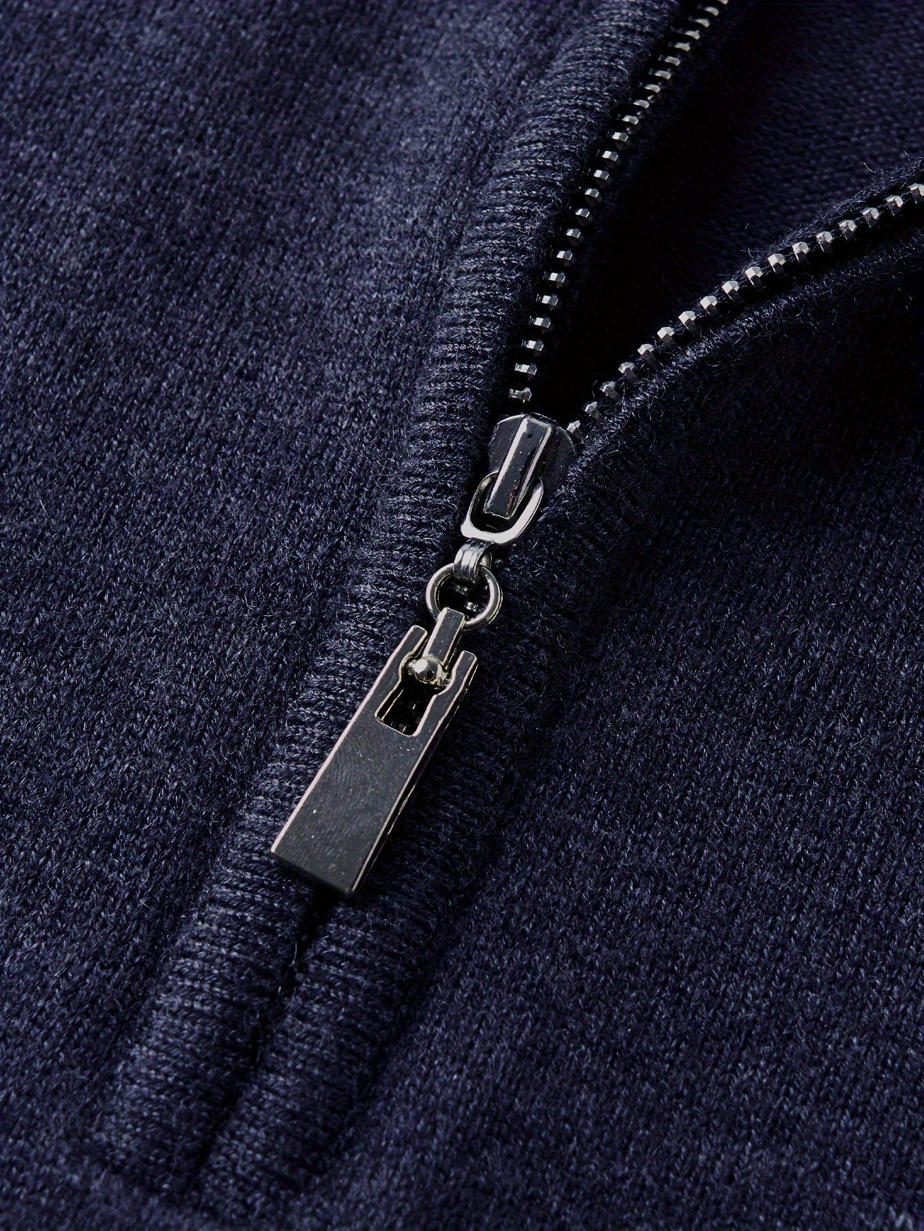 Maglione in lana lavorato a maglia per uomo