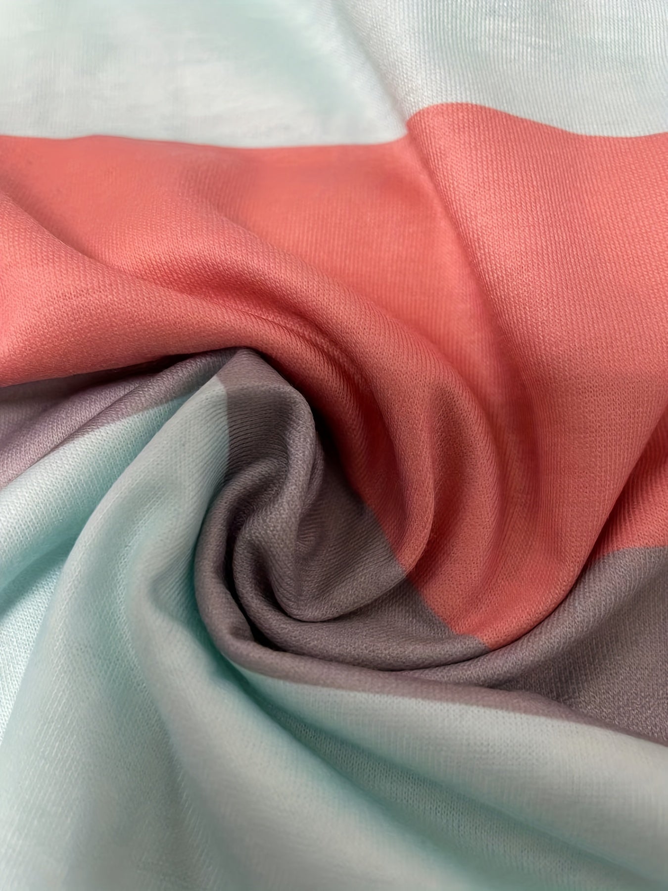 Abito casual con maniche corte e design a righe