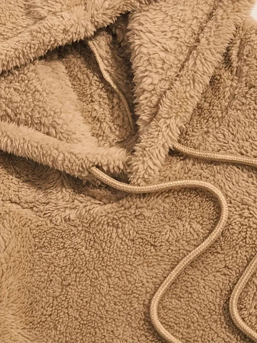 soffice felpa con cappuccio e pantaloncini