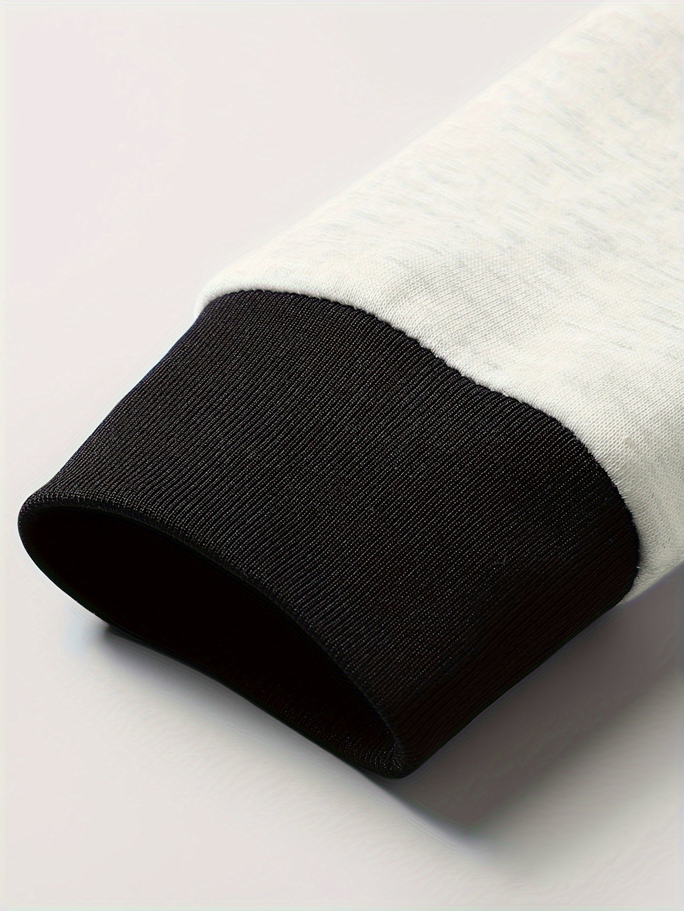 Felpa con cappuccio con collo alto