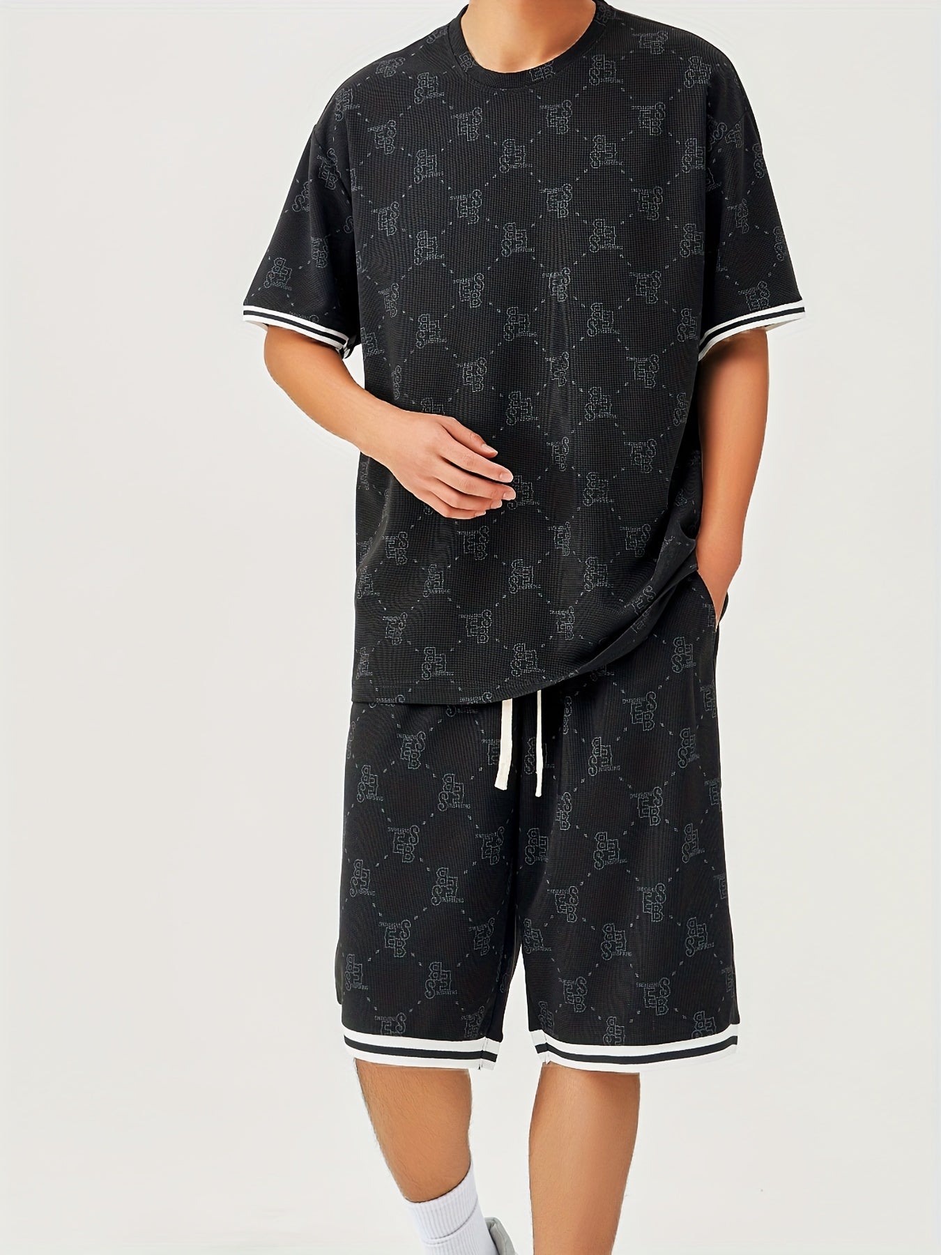 T-shirt e pantaloncini con stampa motivo lettere