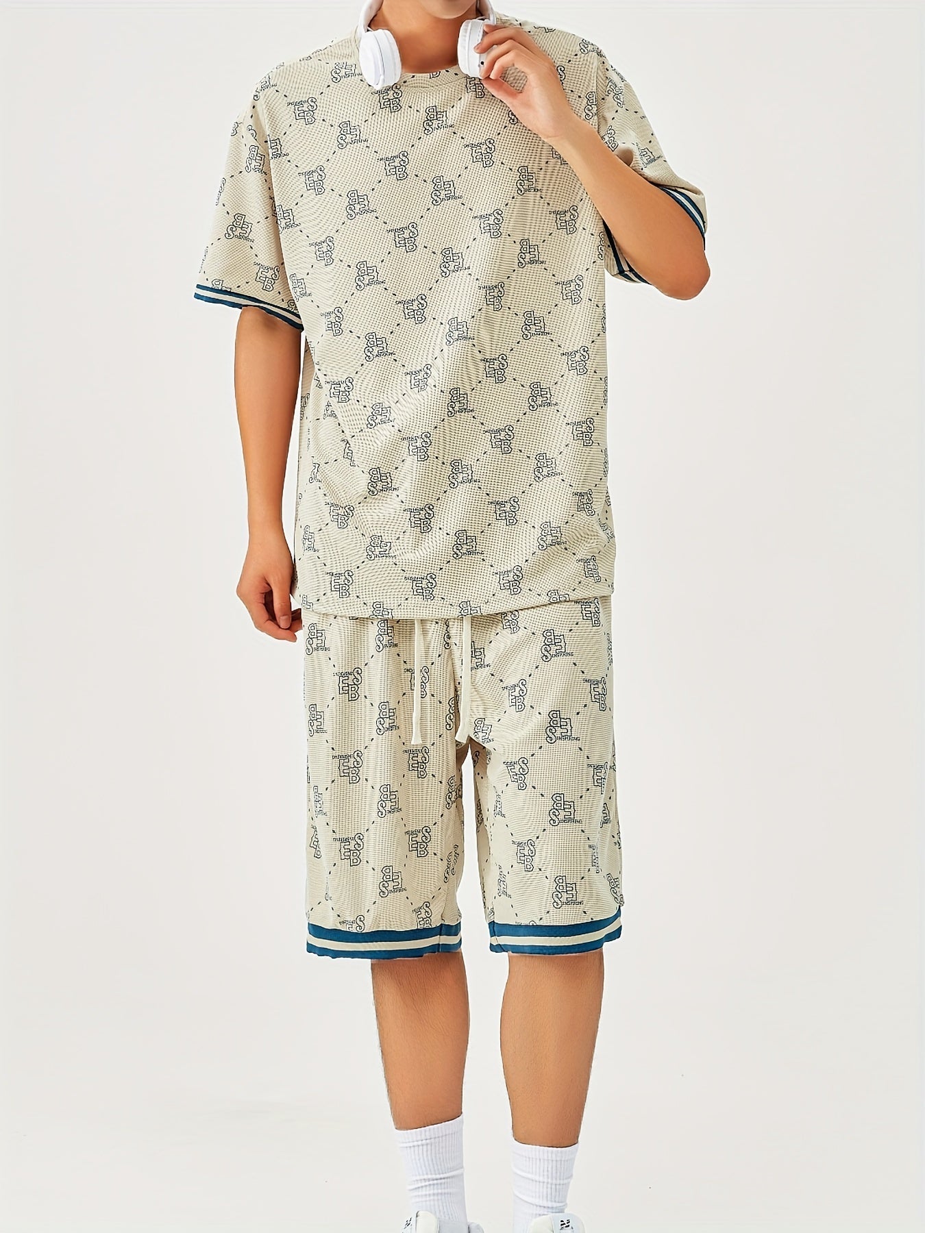 T-shirt e pantaloncini con stampa motivo lettere