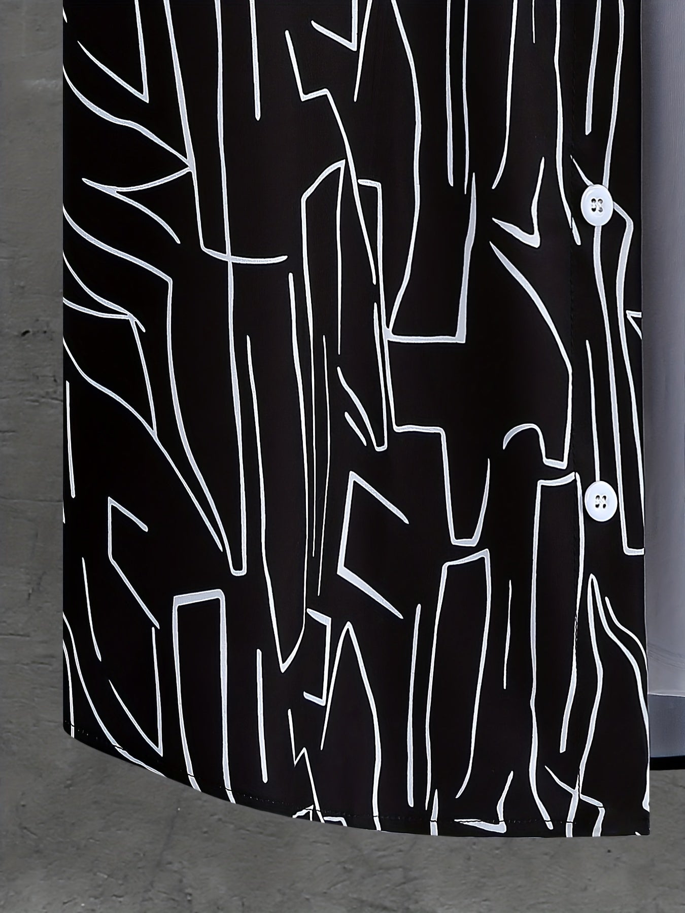 Maglia a maniche corte e pantaloncini larghi per l'estate