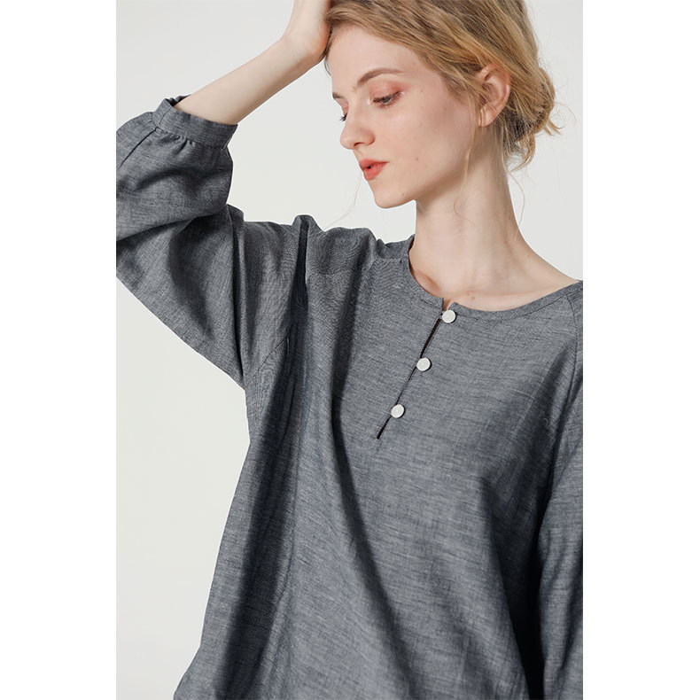 Completo da donna con t-shirt e pantaloni in stile denim a rete a doppio strato
