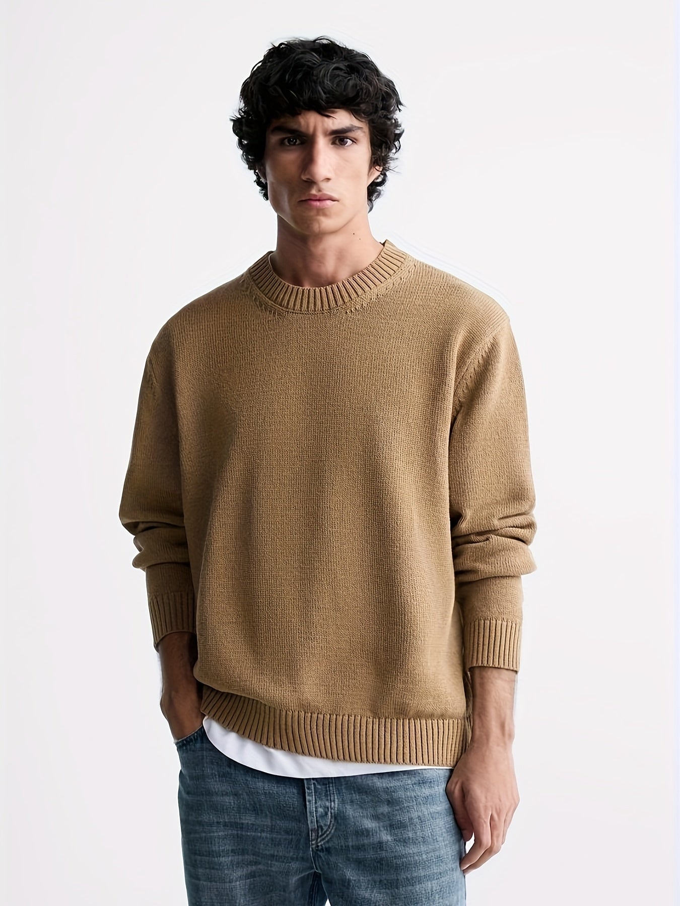 Maglione beige lavorato a maglia larga