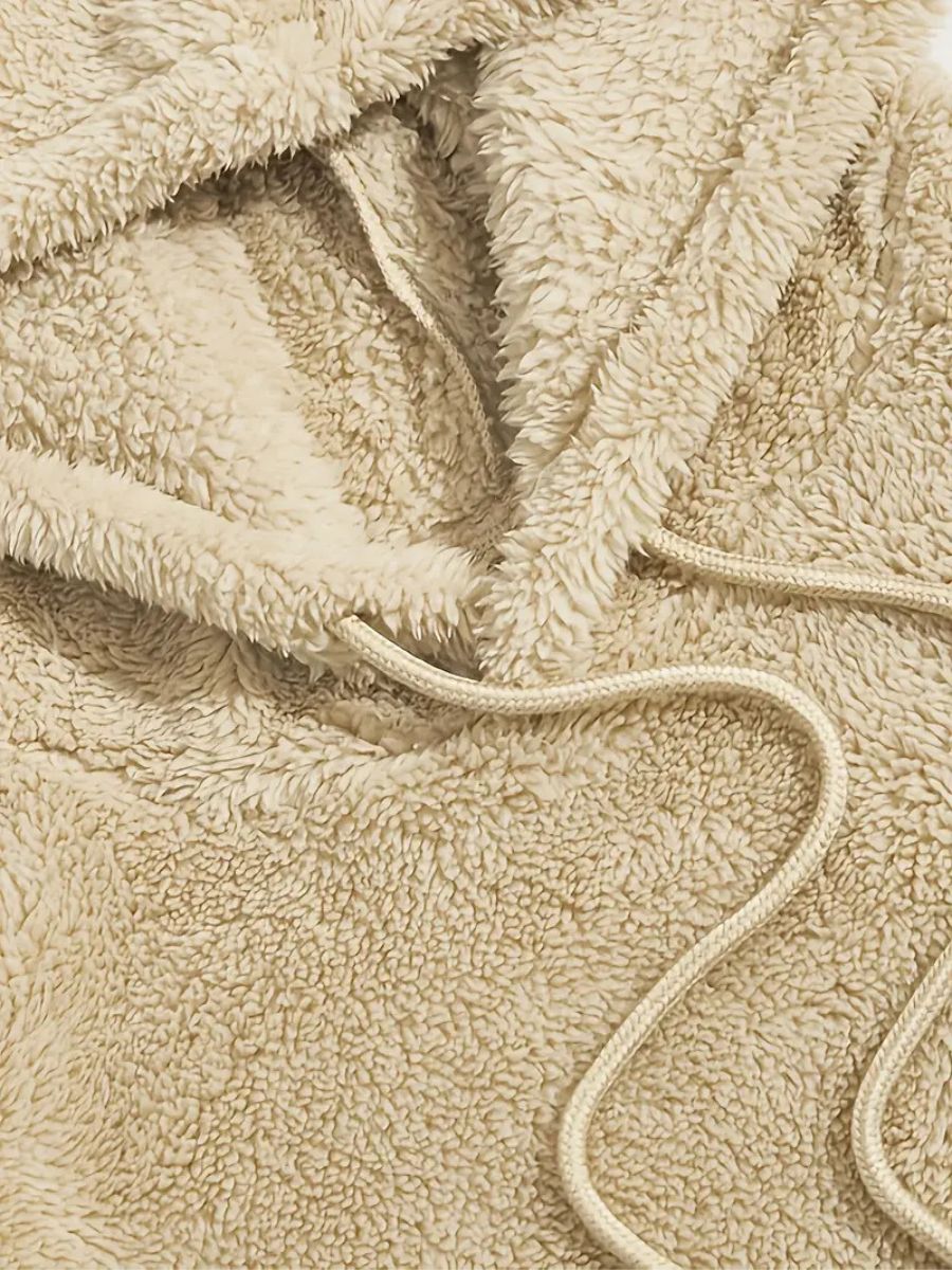 soffice felpa con cappuccio e pantaloncini