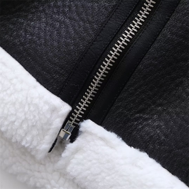 Cardigan nero con pelliccia per donna