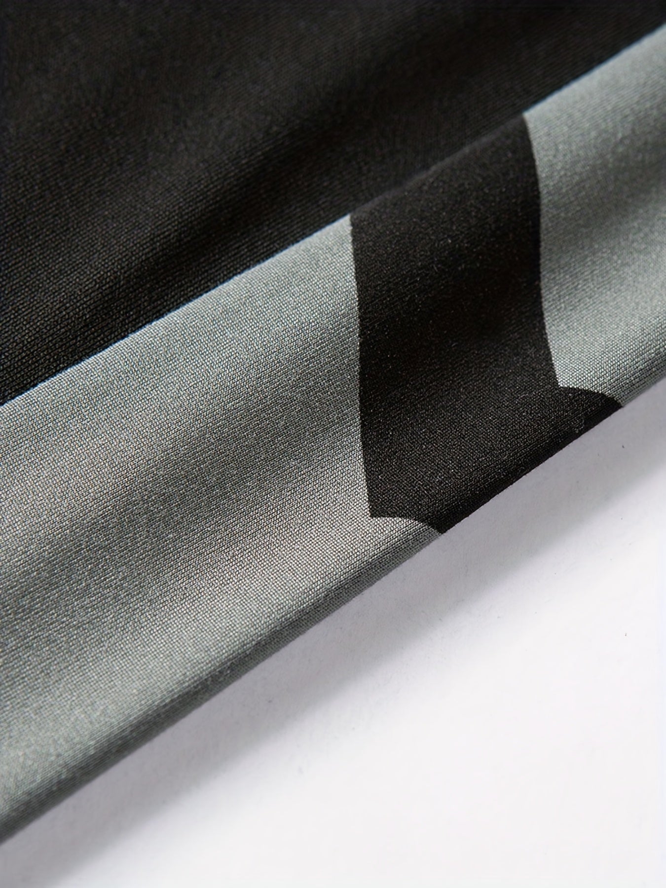 Set composto da maglietta a maniche corte e pantaloni con coulisse