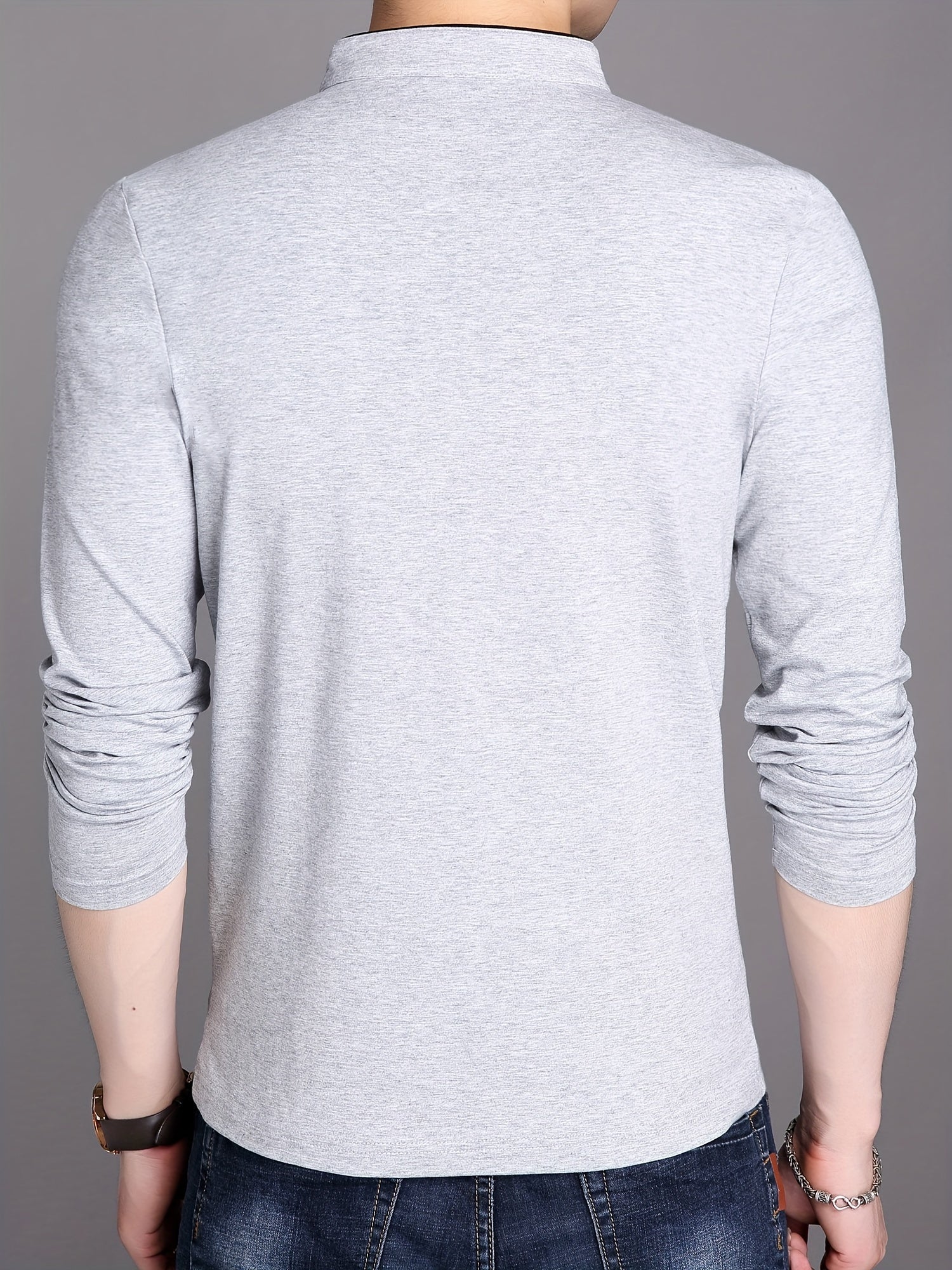 Top con colletto rialzato e camicia con mezzi bottoni