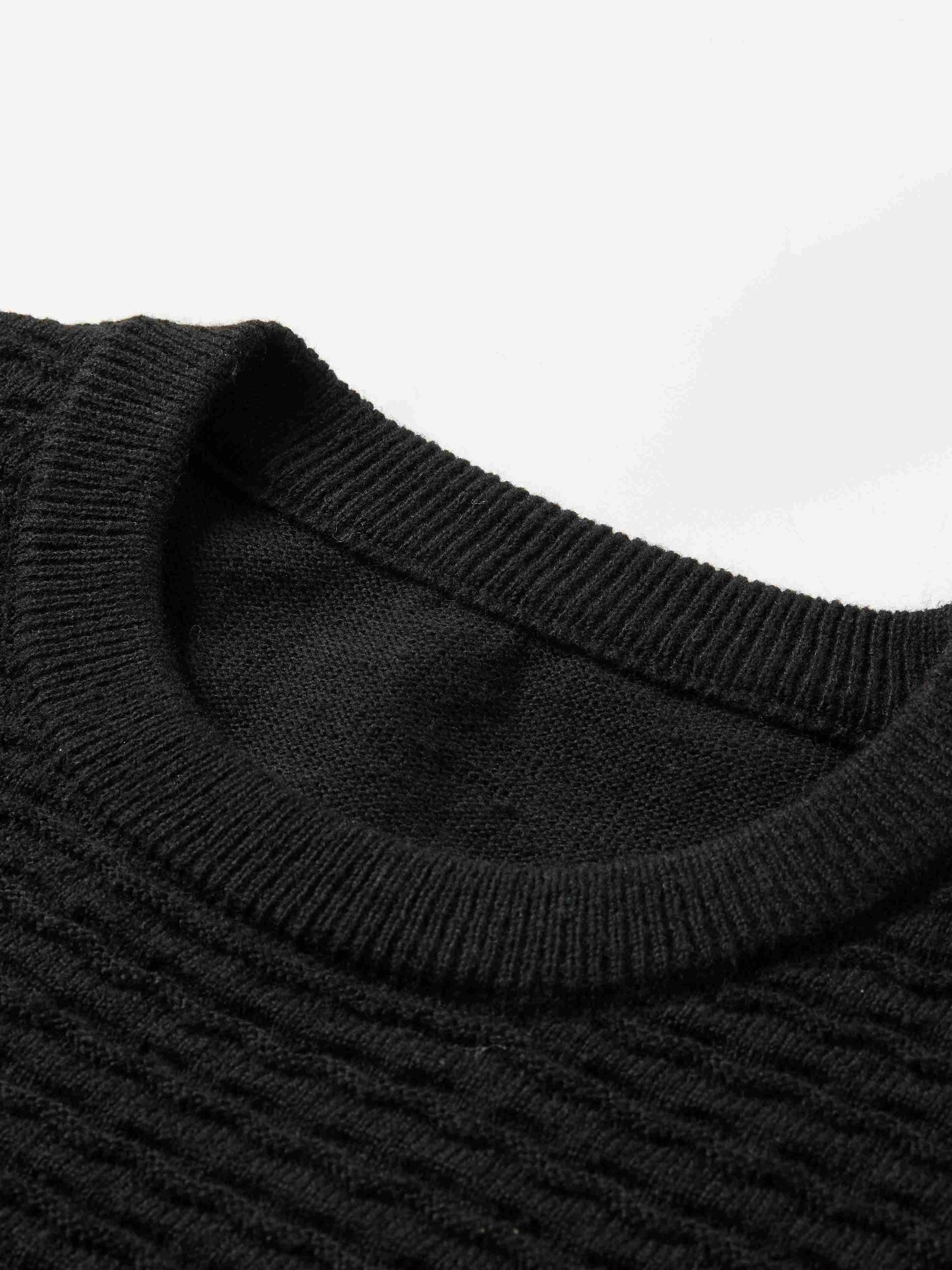 Maglione lavorato a coste nero