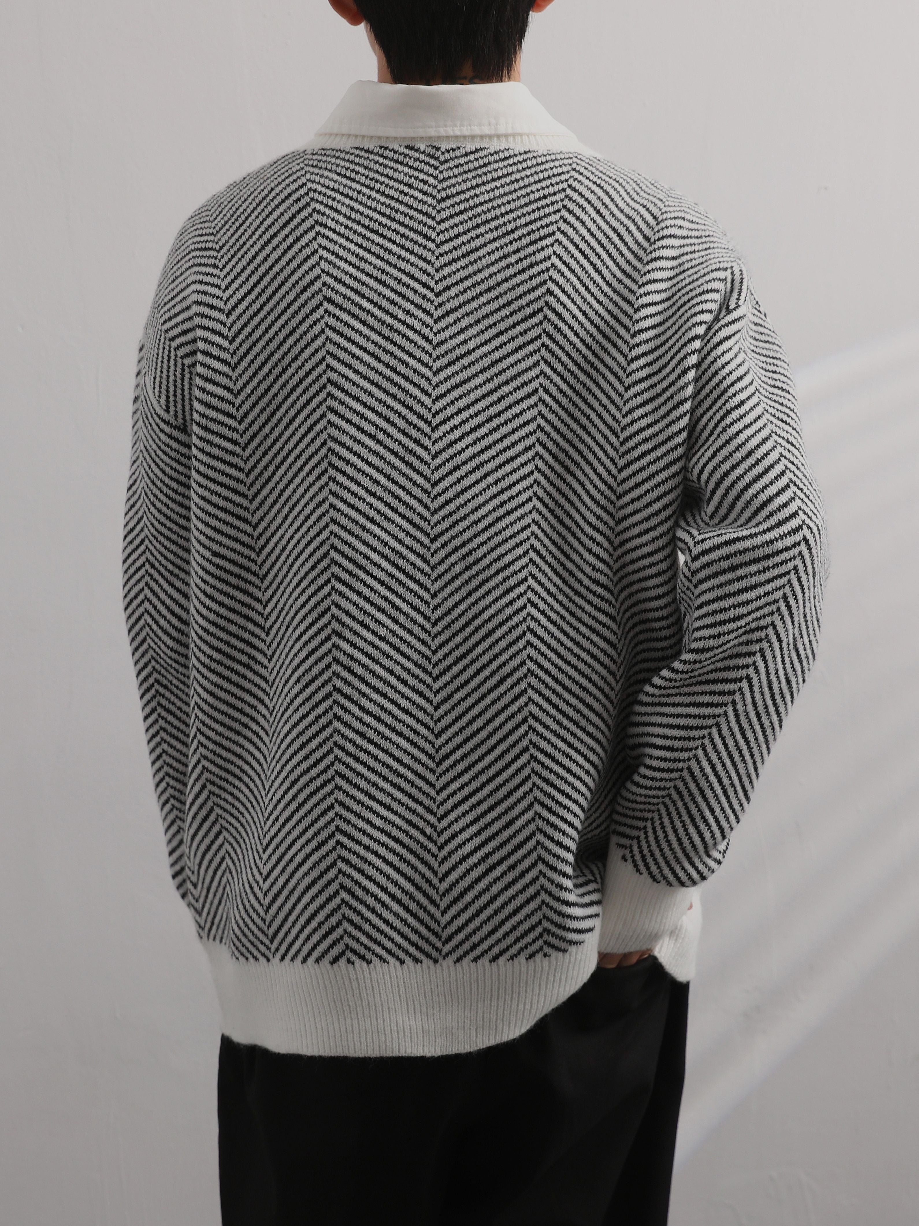 Elegante cardigan ampio a righe