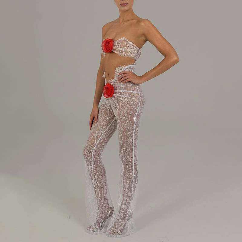 Tuta trasparente con scollo in pizzo