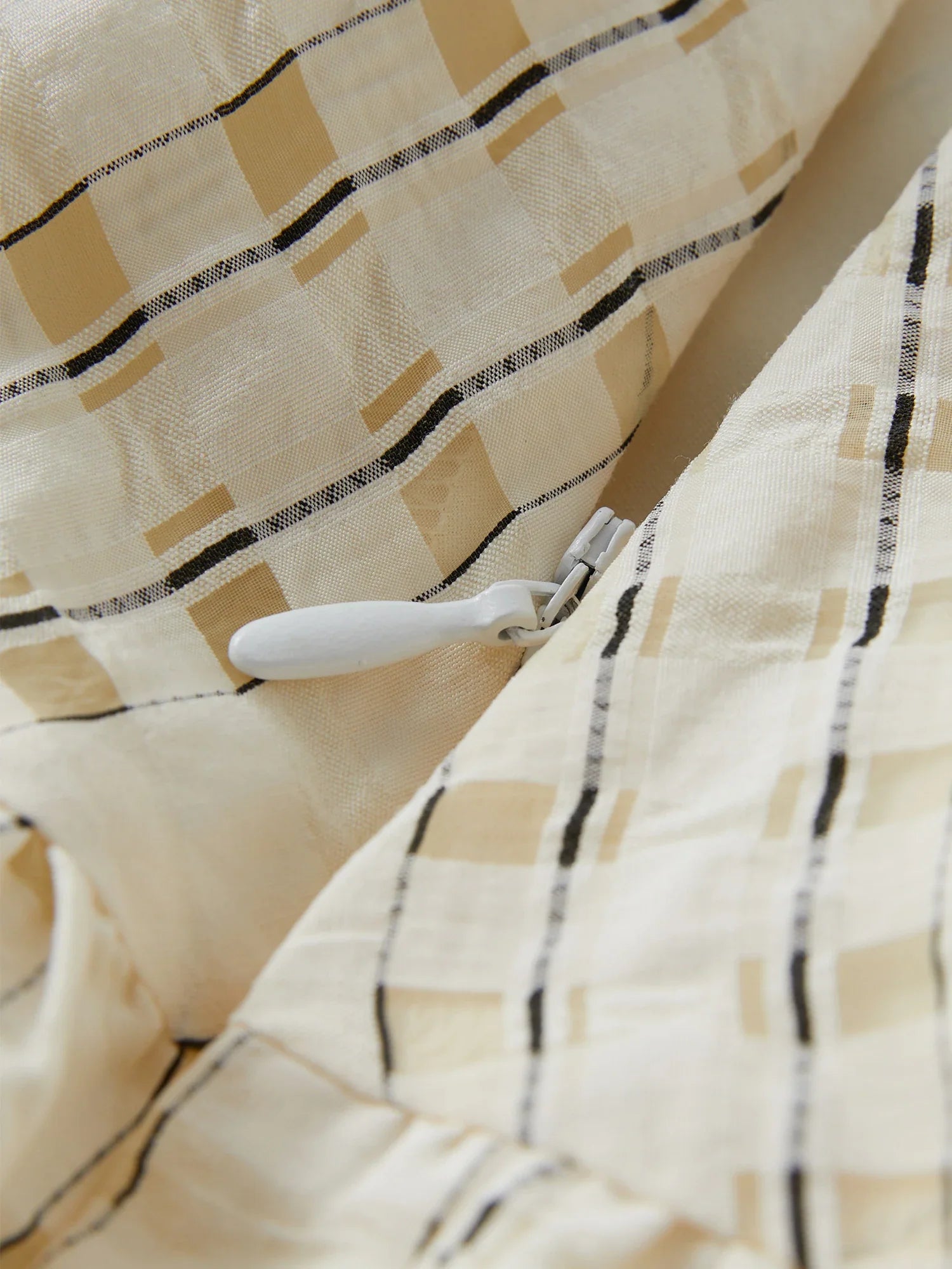 top e gonna beige in stile francese