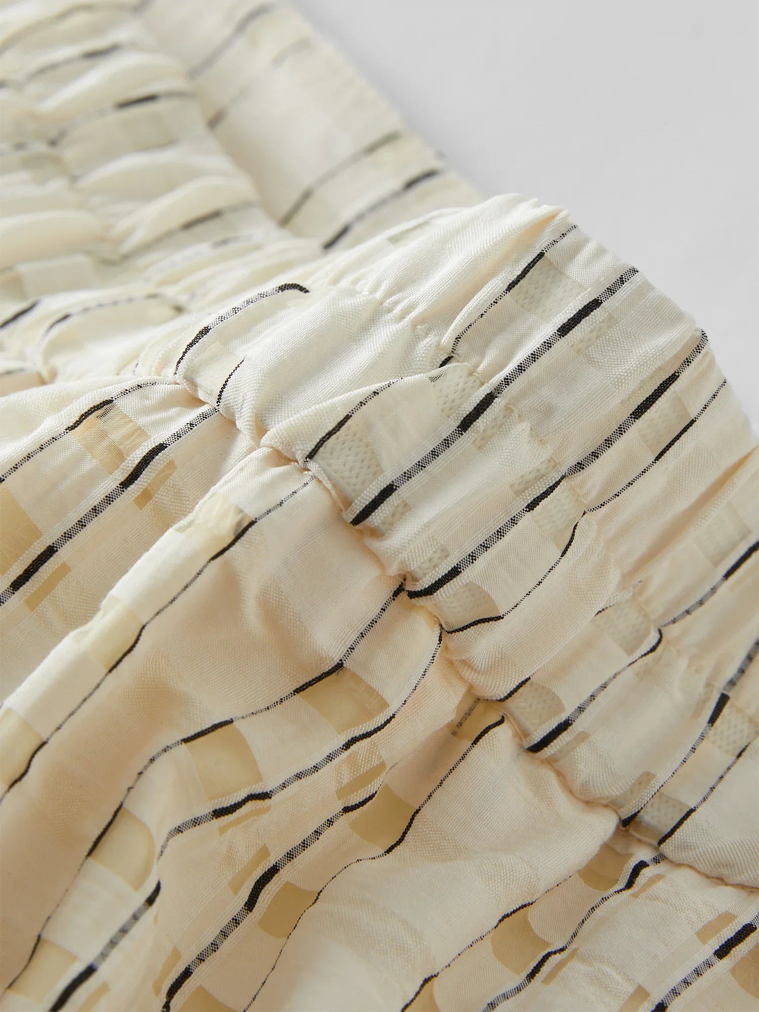 top e gonna beige in stile francese