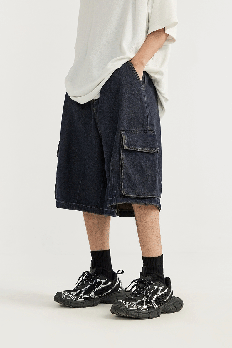 Shorts in jeans cargo lavati con gamba ampia