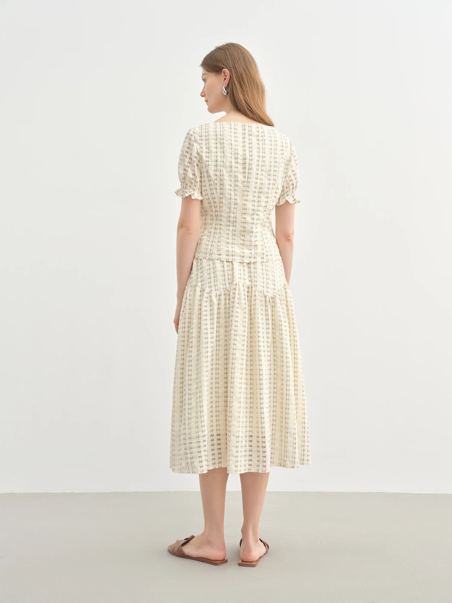 top e gonna beige in stile francese