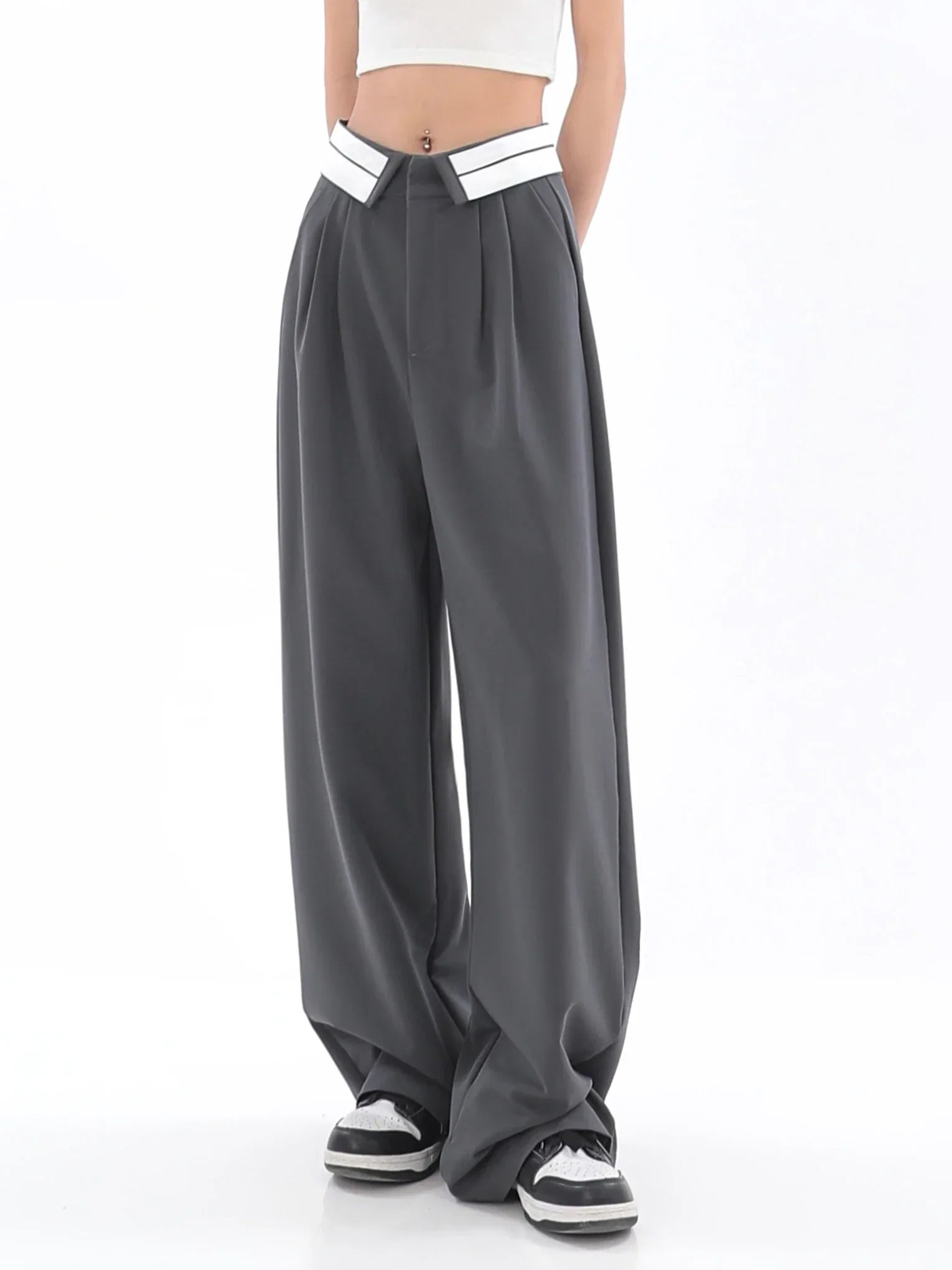 Pantaloni ampi a vita alta