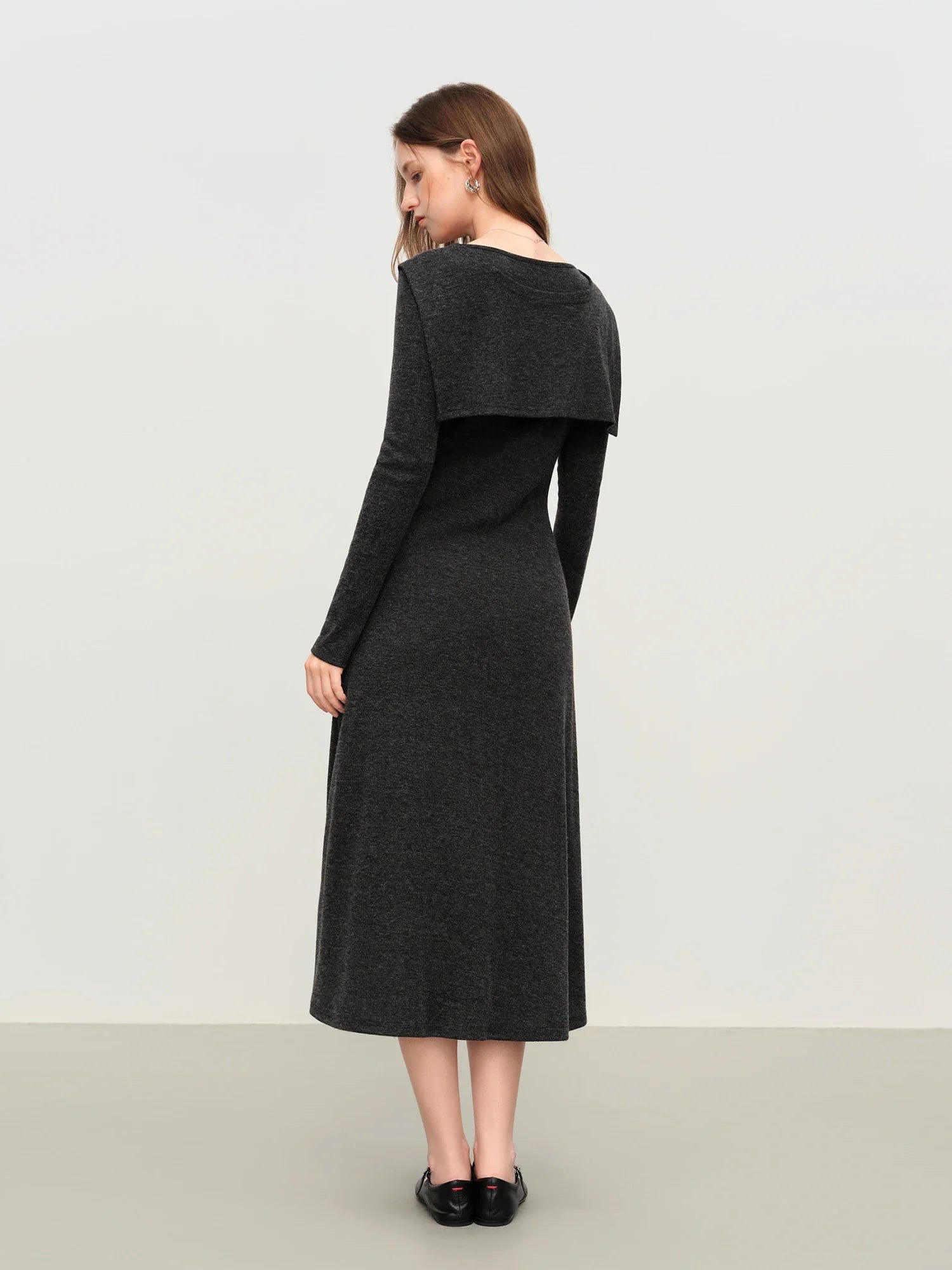 Abito grigio snellente a trapezio