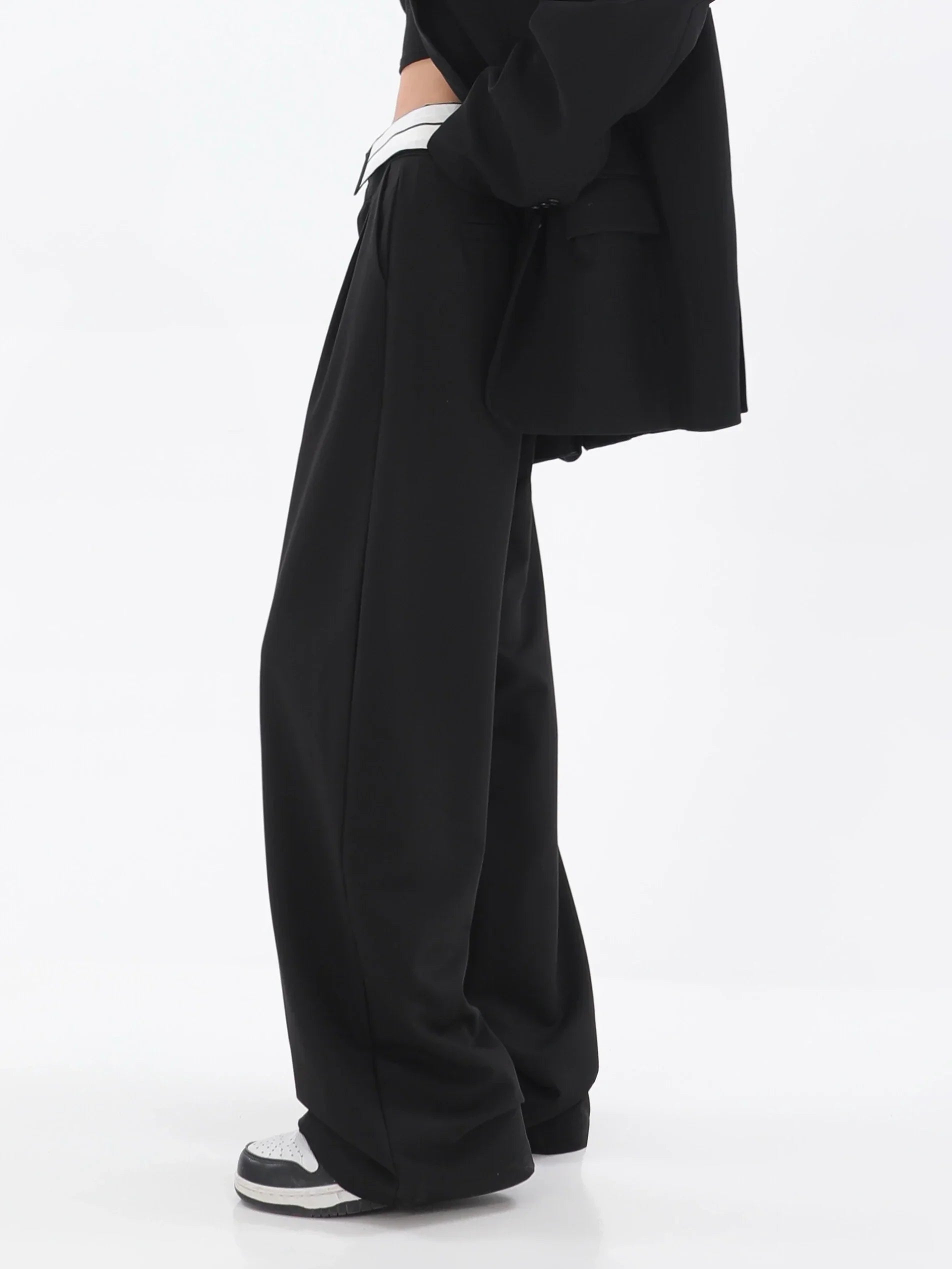 Pantaloni ampi a vita alta