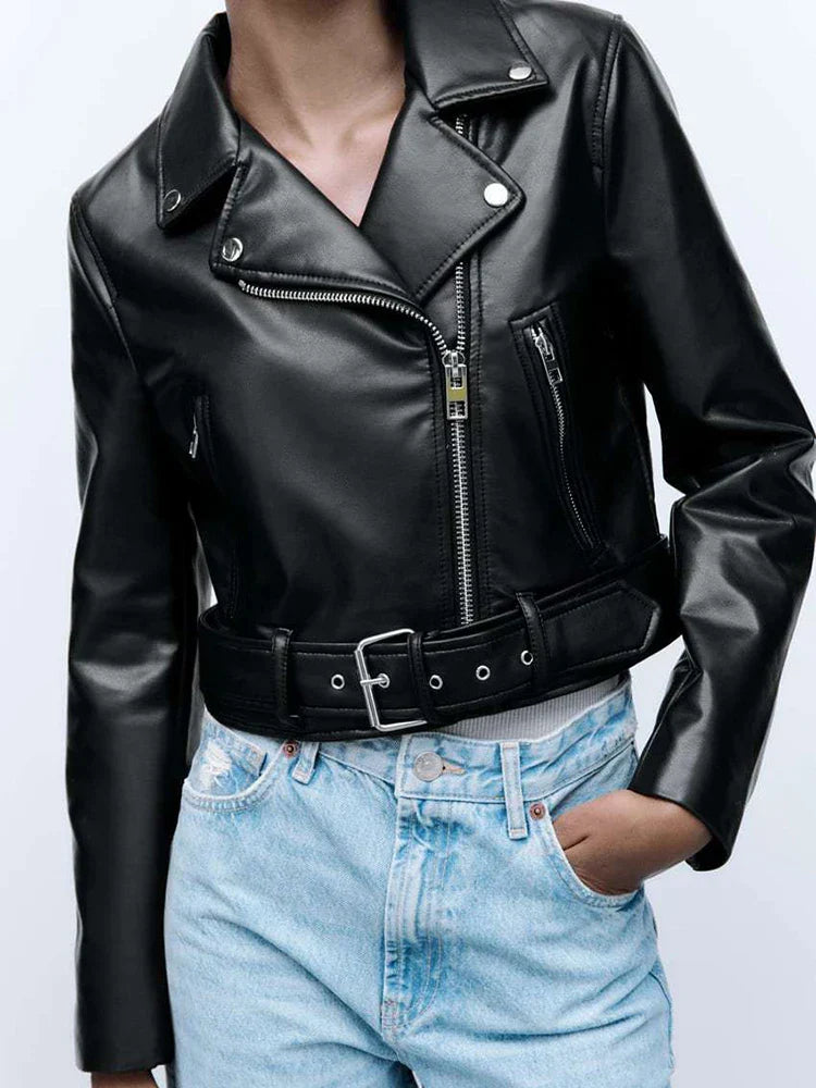 Giacca corta leggera in pelle nera da donna