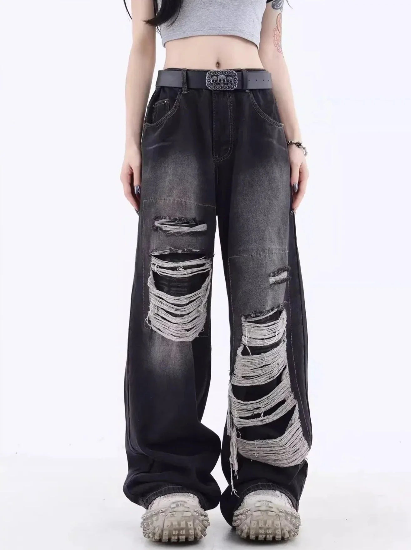 Jeans larghi strappati