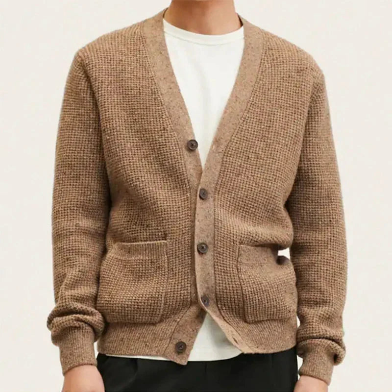 Cardigan beige realizzato in lana strutturata