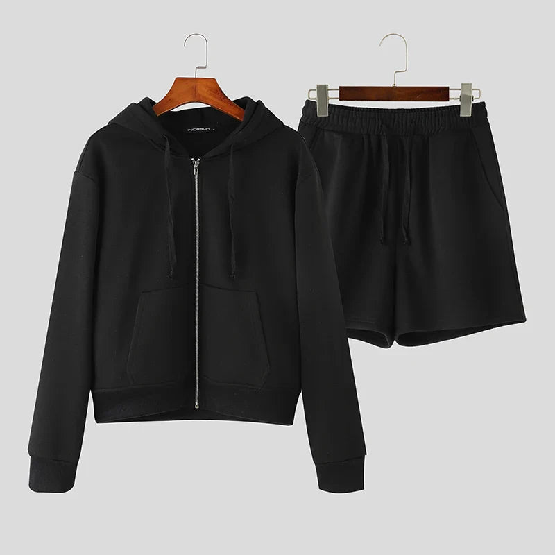 Felpa a maniche lunghe e pantaloncini con cappuccio