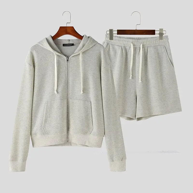 Felpa a maniche lunghe e pantaloncini con cappuccio